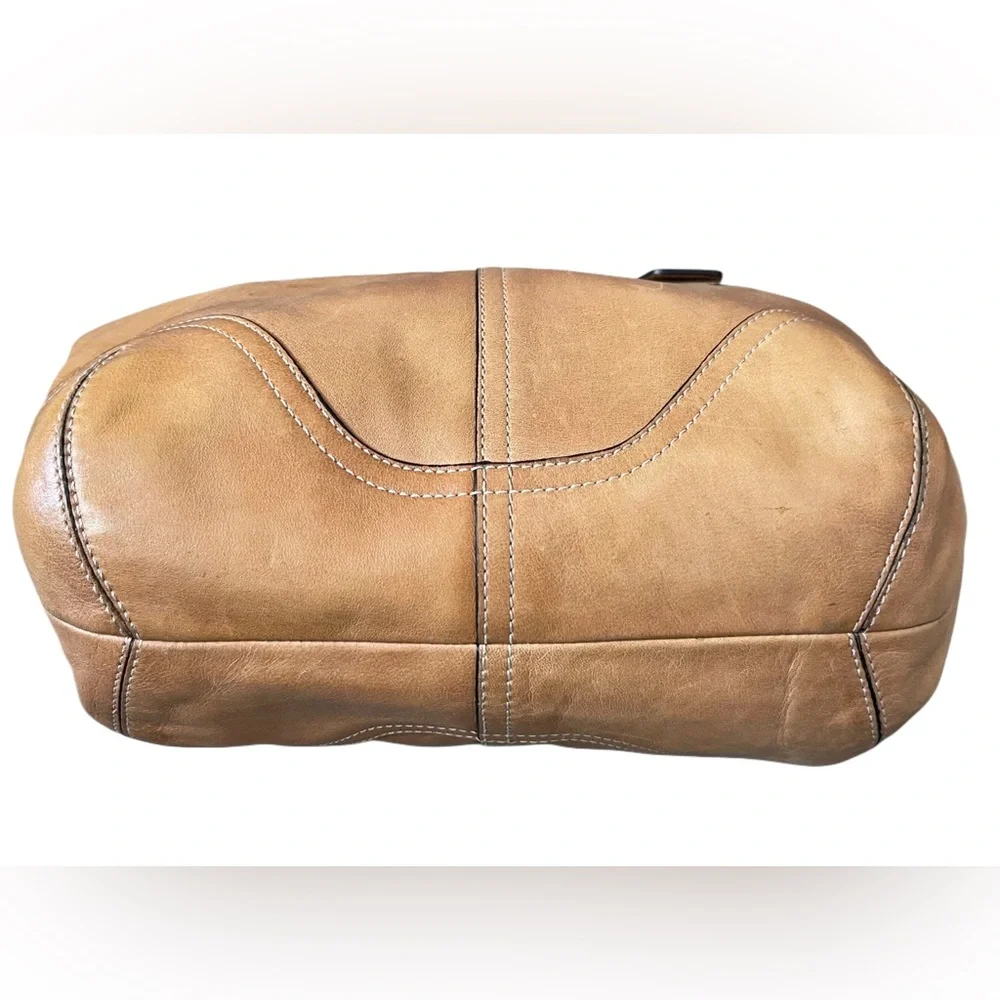 ❌SOLD❌Vintage Coach Leather Tan/Camel Color Shoulder/ Handbag - Picture 13 of 17